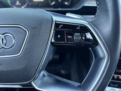 Used 2019 Audi e-tron Prestige w/ Prestige Package AWD/4WD image 14