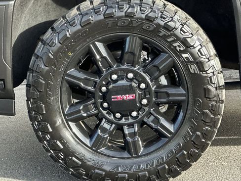 Used 2024 GMC Sierra 3500 AT4 w/ AT4 Premium Plus Package image 26