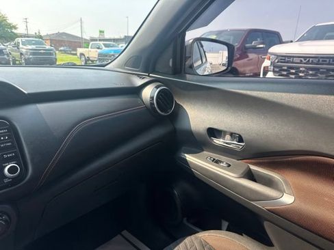 Used 2021 Nissan Kicks SR FWD image 28