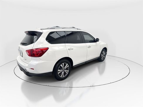 Used 2020 Nissan Pathfinder SV image 8