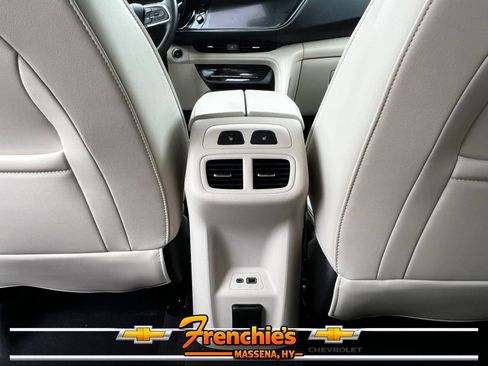 Used 2023 Buick Envision Avenir AWD/4WD image 9