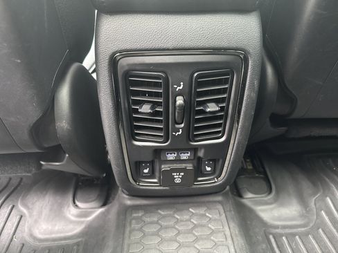 Used 2020 Jeep Grand Cherokee High Altitude AWD/4WD image 28