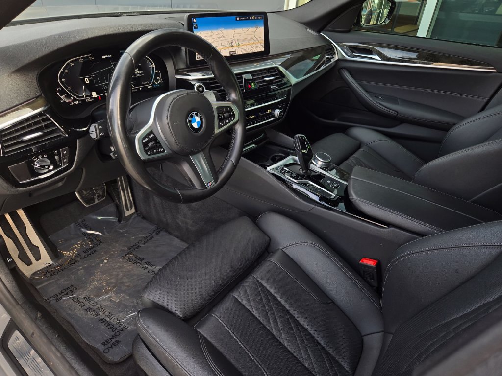 Used 2021 BMW 530e w/ M Sport Package RWD image 10