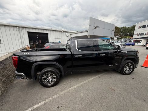 Used 2025 GMC Sierra 1500 SLT AWD/4WD image 6