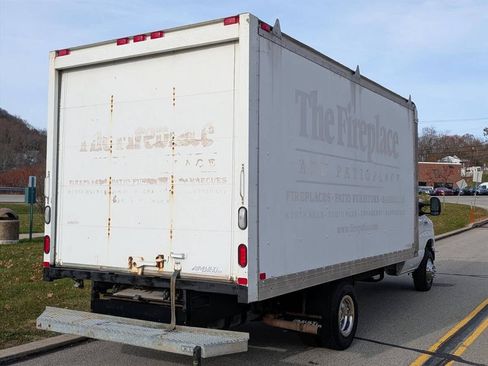 Used 2017 Ford E-450 and Econoline 450 Super Duty RWD image 6