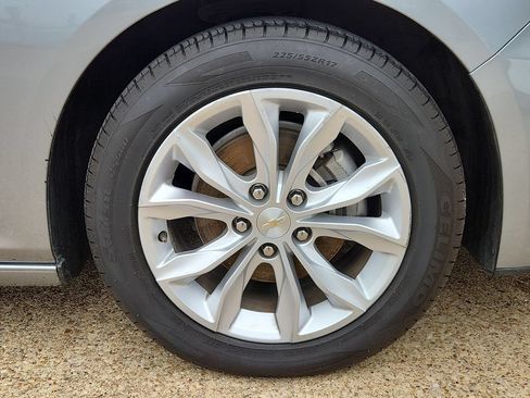 Used 2023 Chevrolet Malibu LT FWD image 2