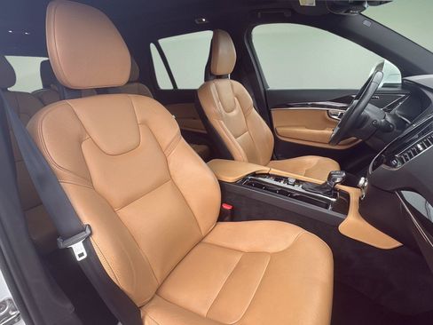 Used 2018 Volvo XC90 T6 Momentum w/ Convenience Package AWD/4WD image 21