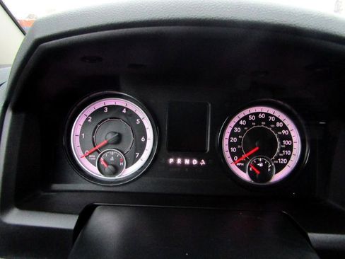 Used 2018 RAM 1500 Classic SLT image 11