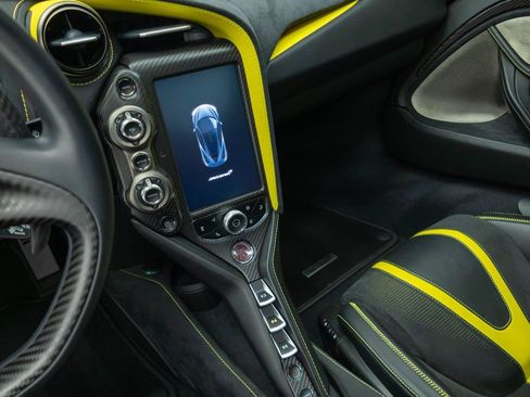 Used 2018 McLaren 720S Performance RWD image 52