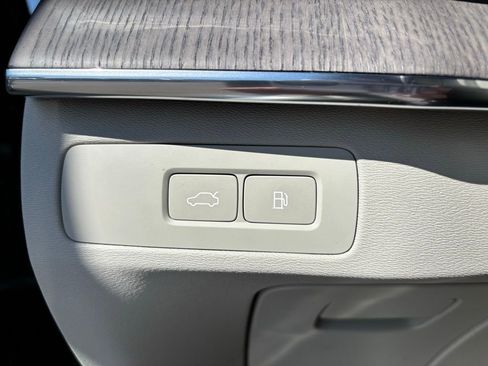 Used 2023 Volvo XC90 T8 Plus w/ Protection Package image 12