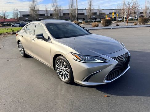 Used 2021 Lexus ES 250 w/ Premium Package image 7