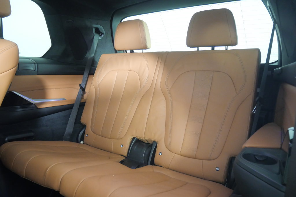 Used 2022 BMW X7 xDrive40i w/ Premium Package AWD/4WD image 18