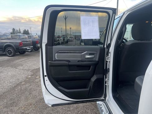 Used 2021 RAM 2500 Big Horn image 21