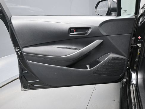 Used 2022 Toyota Corolla LE FWD image 10