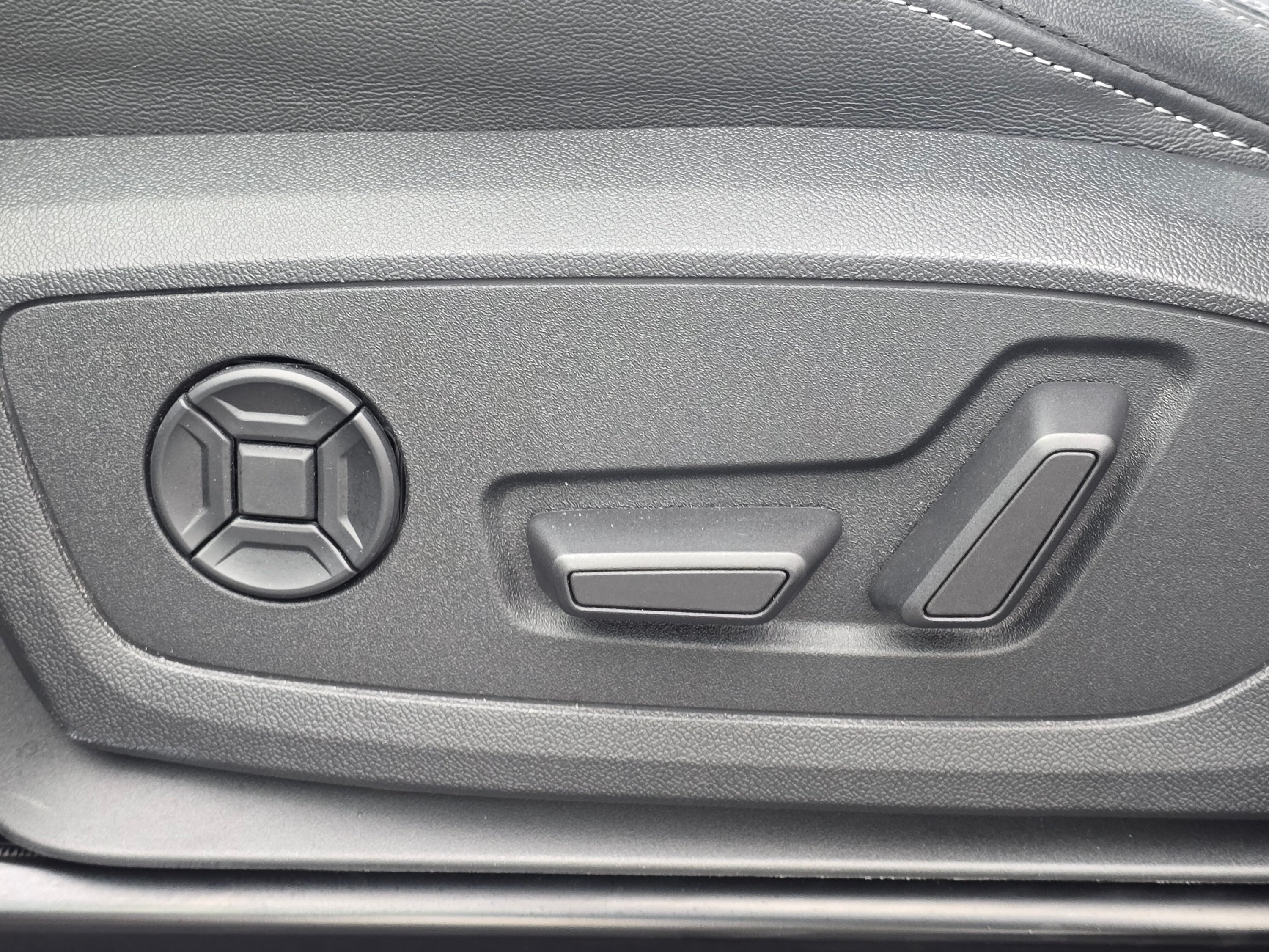 Used 2023 Audi SQ5 Prestige w/ Prestige Package AWD/4WD image 38