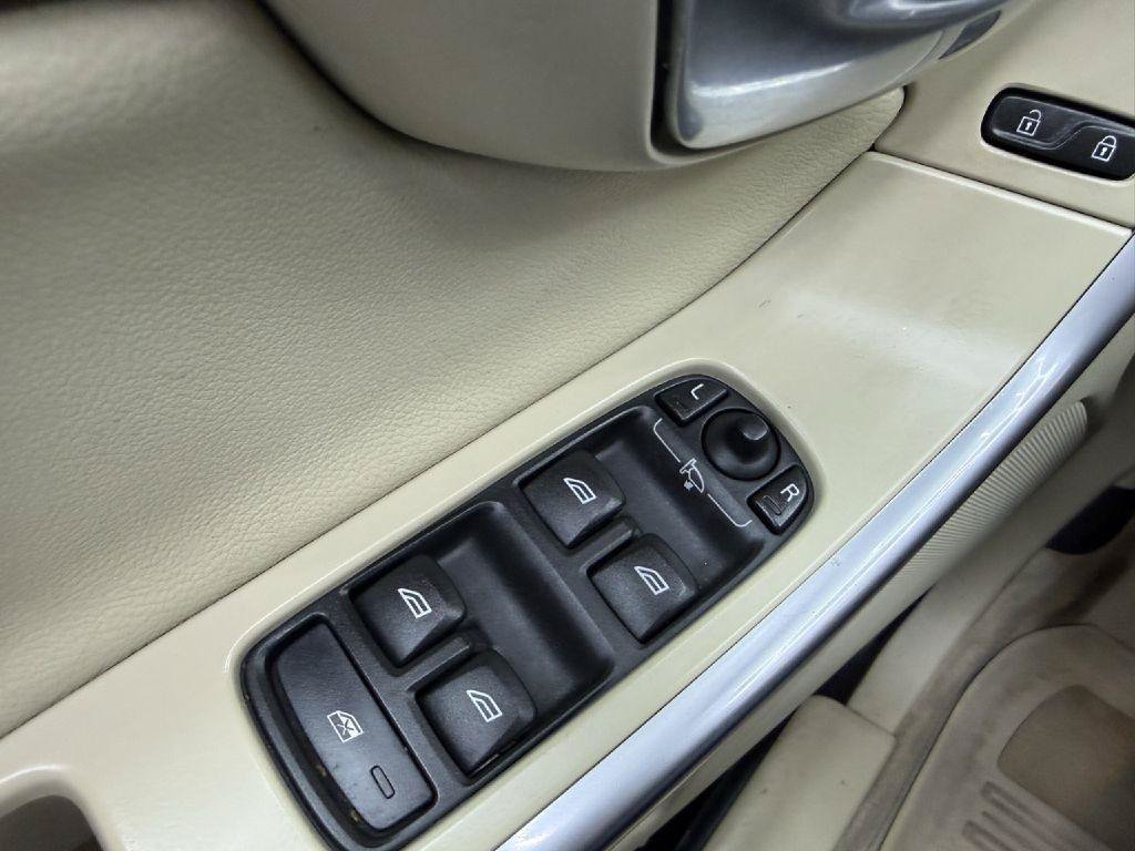 Used 2016 Volvo XC60 T5 Premier AWD/4WD image 12