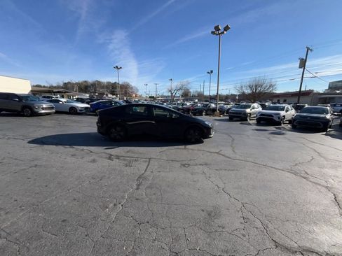 Used 2025 Toyota Prius LE image 11