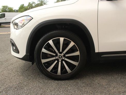 Used 2023 Mercedes-Benz GLA 250 w/ Premium Package image 11