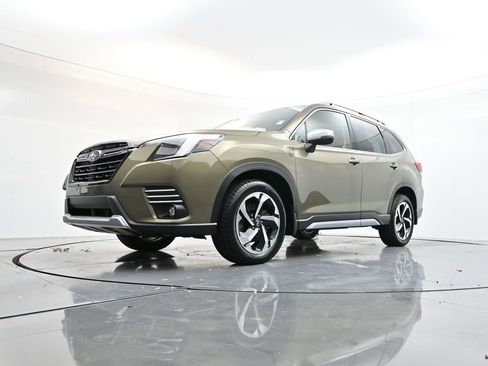 Used 2023 Subaru Forester Touring w/ Popular Package #2 image 30
