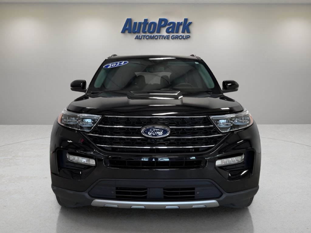 Used 2024 Ford Explorer XLT w/ Equipment Group 202A AWD/4WD image 2