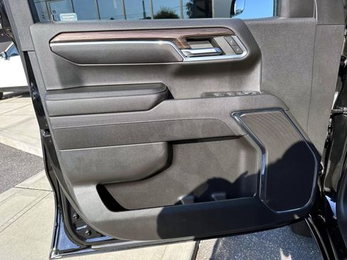 Used 2023 Chevrolet Silverado 1500 LT w/ Protection Package AWD/4WD image 8