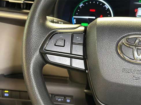 Used 2024 Toyota Sienna LE image 20