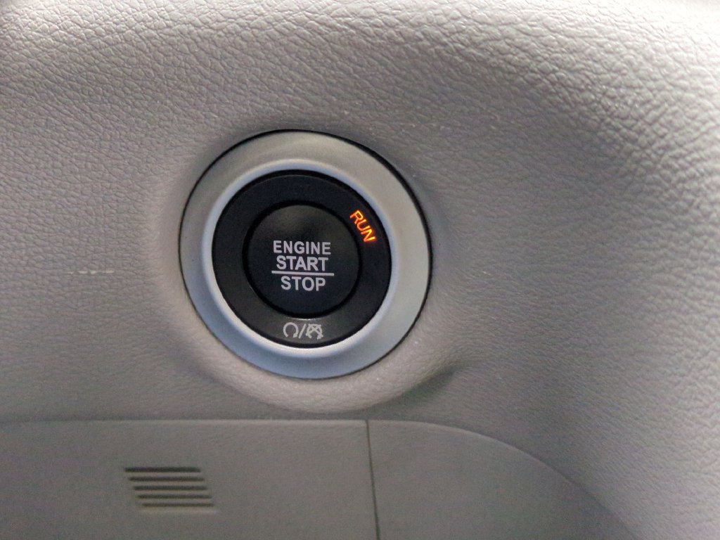 Used 2023 Chrysler Pacifica Touring-L FWD image 26