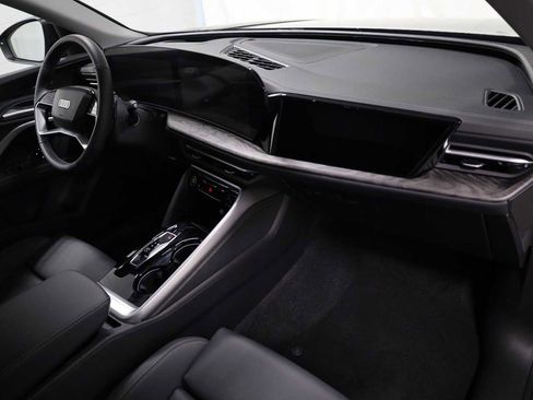 Certified 2025 Audi Q5 Prestige image 6