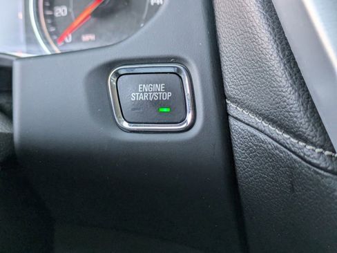 Used 2023 GMC Acadia SLT w/ Preferred Package image 32