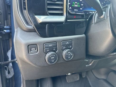 Used 2022 Chevrolet Silverado 1500 RST AWD/4WD image 16