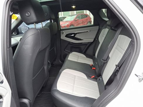 Used 2022 Land Rover Range Rover Evoque R-Dynamic S image 11