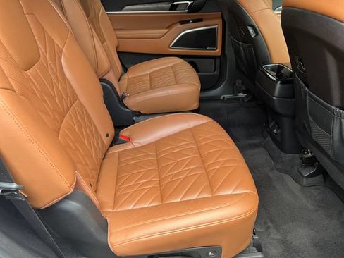 Used 2025 Kia Telluride AWD image 20