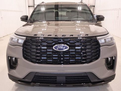 New 2026 Ford Explorer ST-Line w/ ST-Line Street Pack image 4
