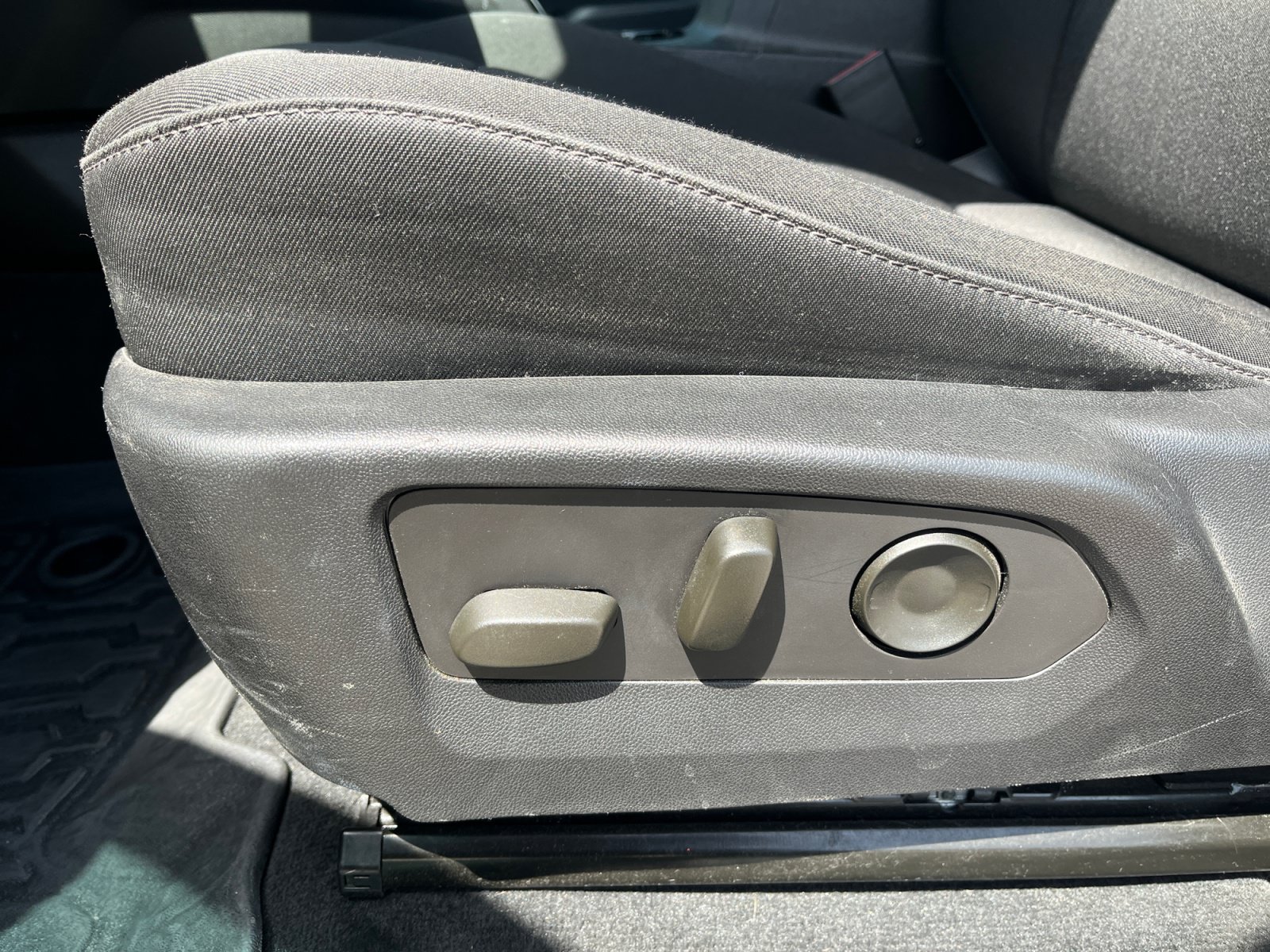 Used 2024 Chevrolet Colorado Trail Boss w/ Technology Package AWD/4WD image 20
