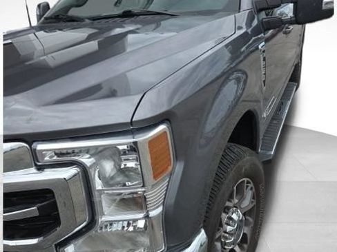 Used 2022 Ford F250 Lariat w/ FX4 Off-Road Package AWD/4WD image 3