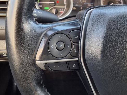 Used 2022 Toyota Camry XLE image 16