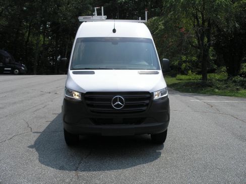 Used 2020 Mercedes-Benz Sprinter 2500 image 2