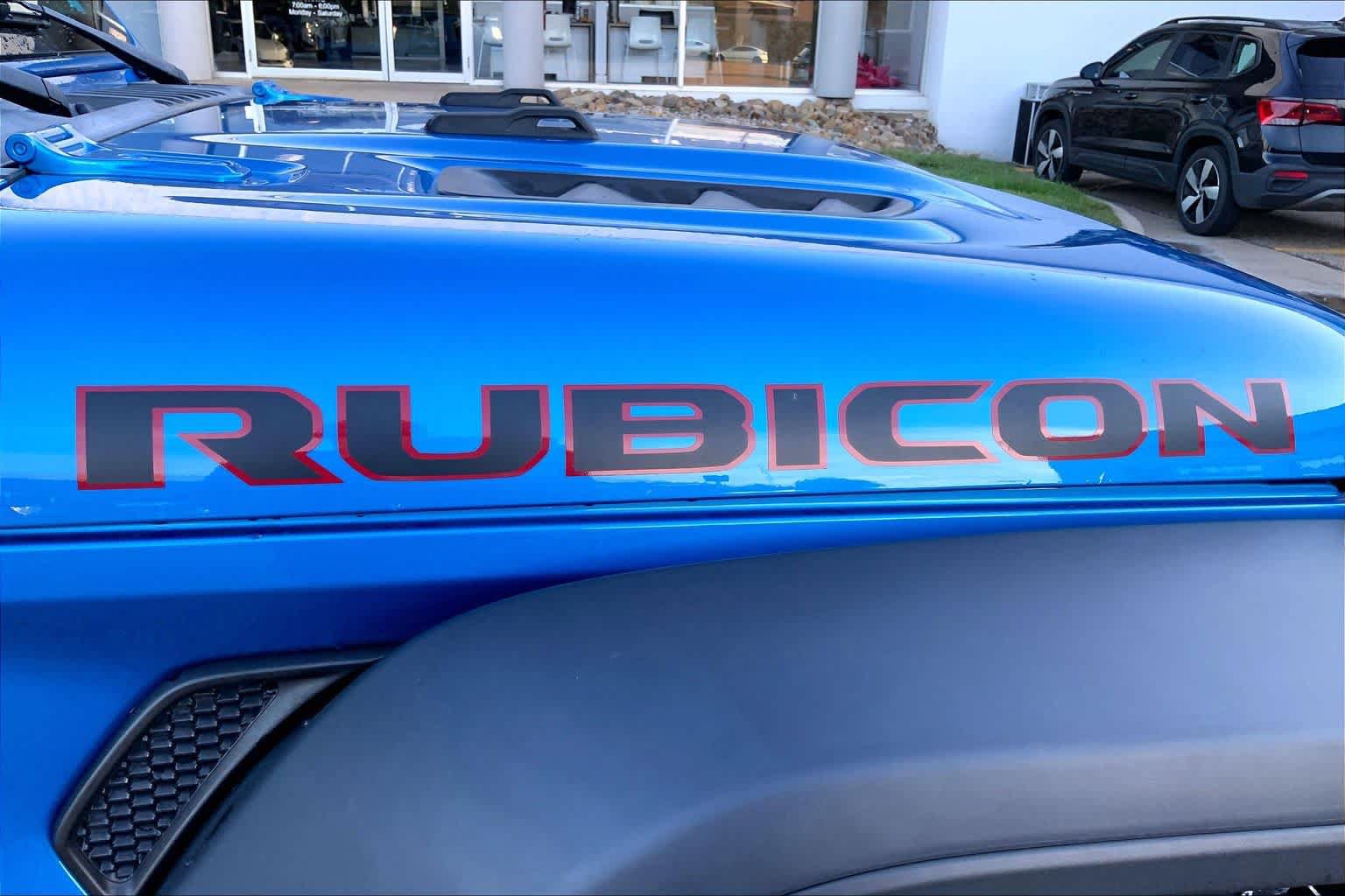 Used 2021 Jeep Gladiator Rubicon w/ Trailer Tow Package AWD/4WD image 10