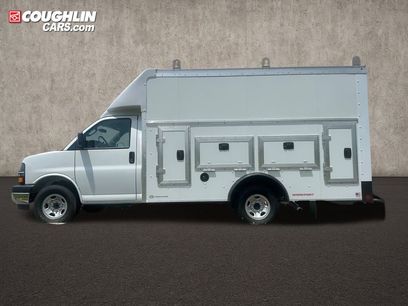 New 2025 Chevrolet Express 4500 w/ Power Convenience Package