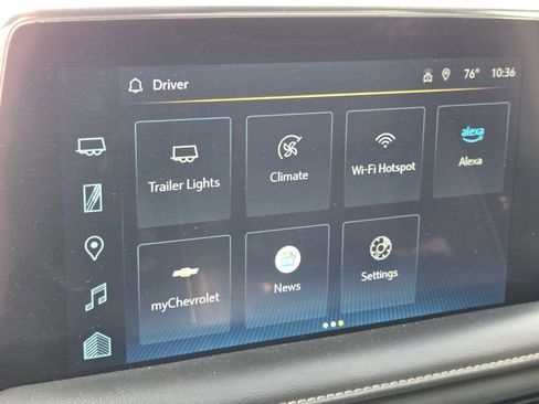 Used 2023 Chevrolet Suburban Premier image 18