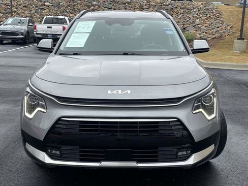Used 2024 Kia Niro EX Touring image 8