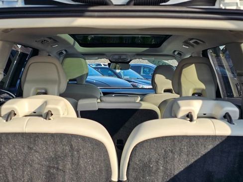Used 2023 Volvo XC90 B6 Ultimate w/ Protection Package AWD/4WD image 12