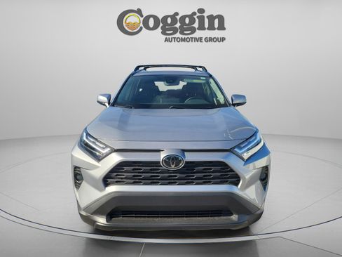 Used 2025 Toyota RAV4 XLE image 6