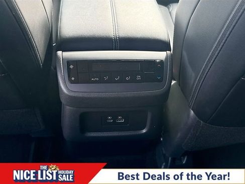 Used 2024 Nissan Pathfinder SL w/ Black Appearance Package image 25