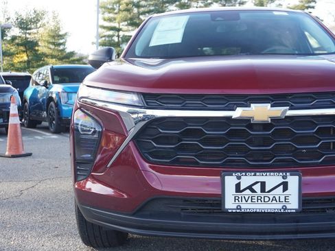 Used 2024 Chevrolet Trax LS w/ Driver Confidence Package image 12