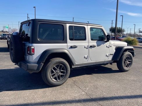 Used 2024 Jeep Wrangler Sport S image 5