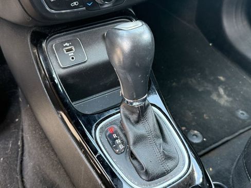 Used 2019 Jeep Compass Latitude FWD image 18
