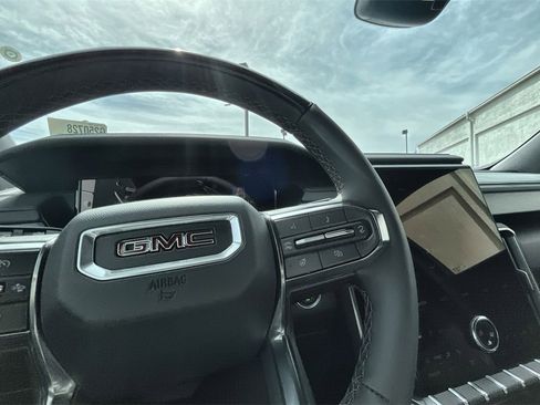 New 2025 GMC Acadia AT4 w/ Super Cruise Package image 31