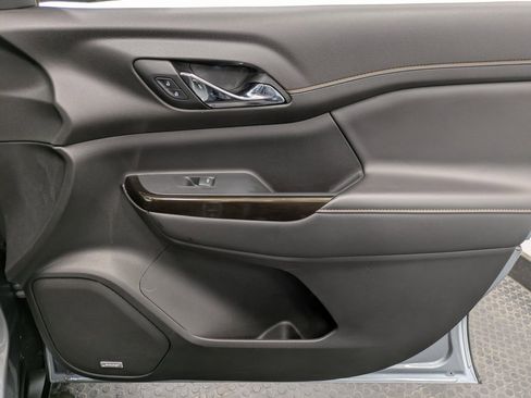 Used 2023 GMC Acadia AT4 w/ Technology Package image 27