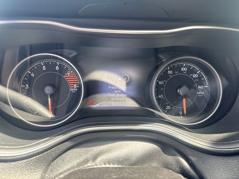 Used 2019 Jeep Cherokee Limited AWD/4WD image 17